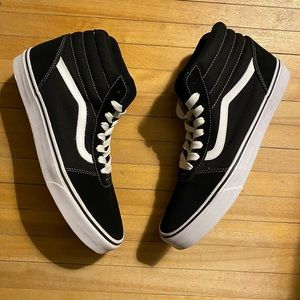 *SOLD* Vans Sk8 High Classic size 11.5
